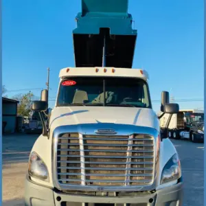 2008 truck with cummins engine and 13 speed eaton fuller manual. featured image